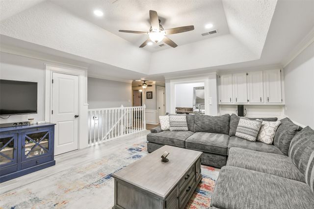 3823 Elmcrest Drive, Houston, TX 77088