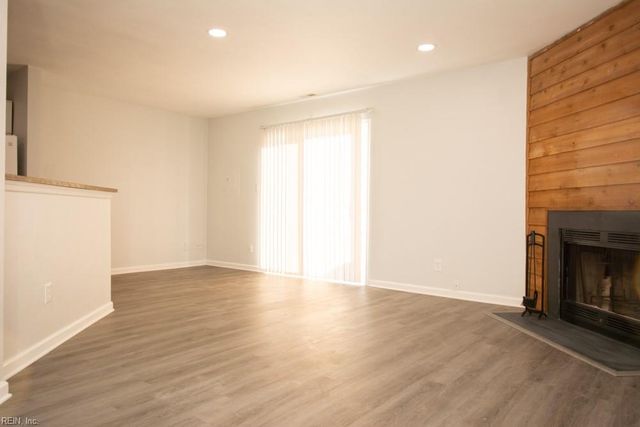 500 Barberton Dr Apt 101, Virginia Beach, VA 23451