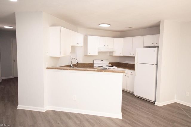 500 Barberton Dr Apt 101, Virginia Beach, VA 23451