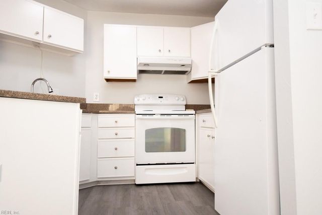 500 Barberton Dr Apt 101, Virginia Beach, VA 23451