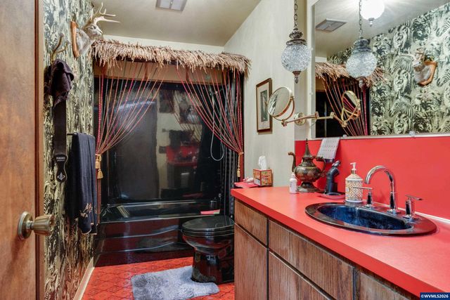 30248 S Barlow Rd, Hubbard, OR 97032