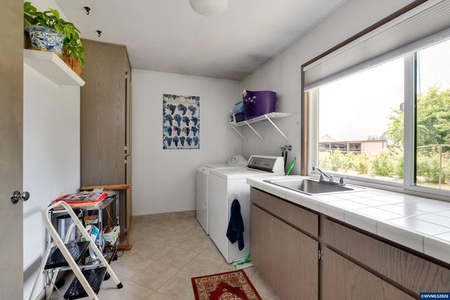 30248 S Barlow Rd, Hubbard, OR 97032