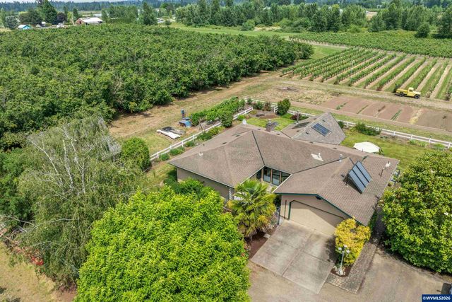 30248 S Barlow Rd, Hubbard, OR 97032