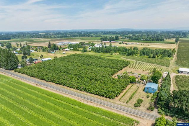 30248 S Barlow Rd, Hubbard, OR 97032