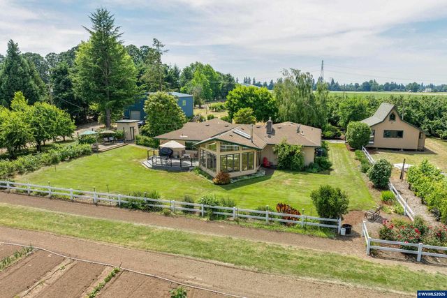 30248 S Barlow Rd, Hubbard, OR 97032