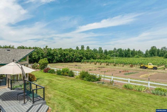 30248 S Barlow Rd, Hubbard, OR 97032