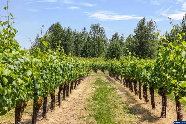30248 S Barlow Rd, Hubbard, OR 97032