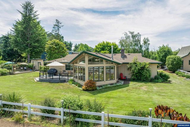 30248 S Barlow Rd, Hubbard, OR 97032