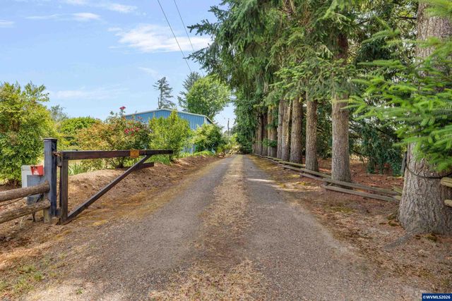 30248 S Barlow Rd, Hubbard, OR 97032