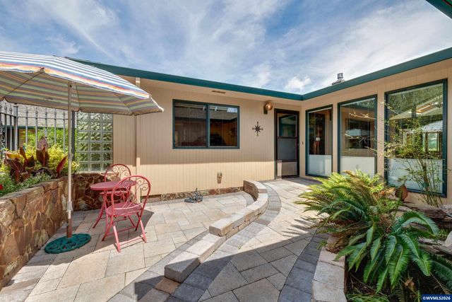 30248 S Barlow Rd, Hubbard, OR 97032