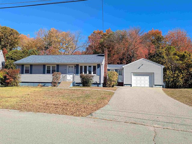 55 Crestwood Circle, Salem, NH 03079