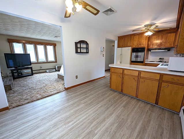 55 Crestwood Circle, Salem, NH 03079