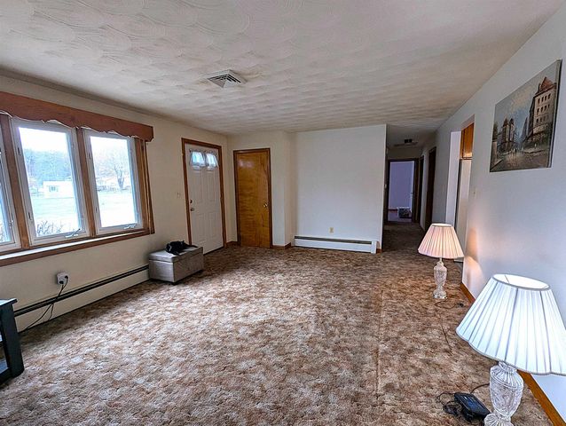 55 Crestwood Circle, Salem, NH 03079