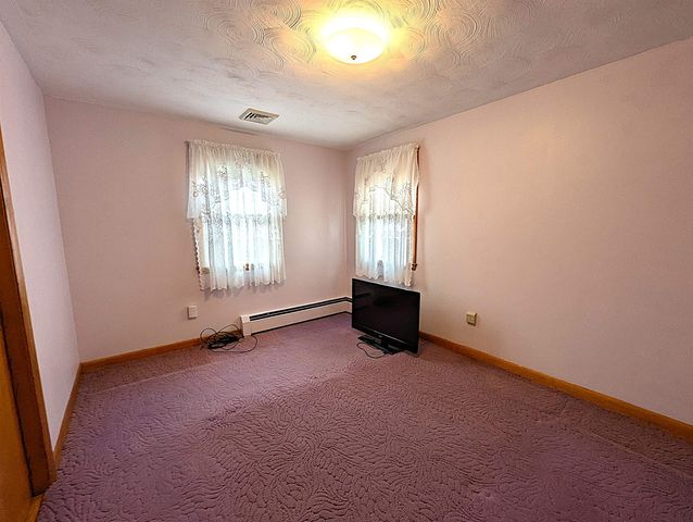 55 Crestwood Circle, Salem, NH 03079