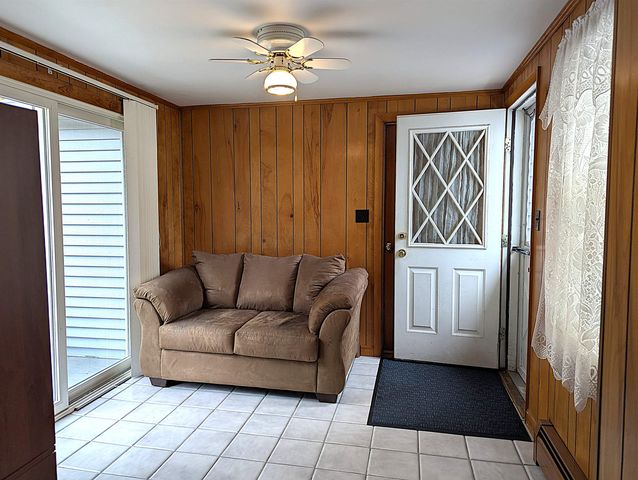 55 Crestwood Circle, Salem, NH 03079