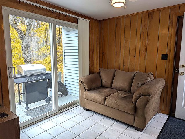 55 Crestwood Circle, Salem, NH 03079