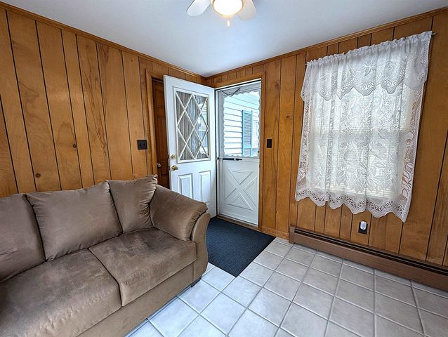 55 Crestwood Circle, Salem, NH 03079