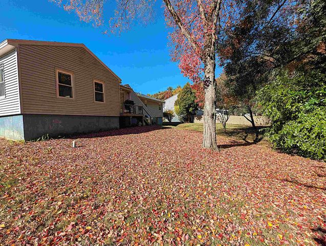 55 Crestwood Circle, Salem, NH 03079