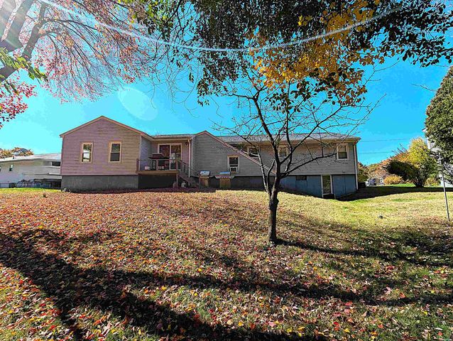 55 Crestwood Circle, Salem, NH 03079