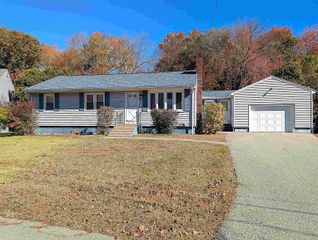 55 Crestwood Circle, Salem, NH 03079
