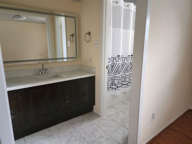 9110 Grape Street, Houston, TX 77036