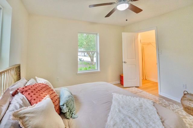 529 S Illinois Avenue, League City, TX 77573