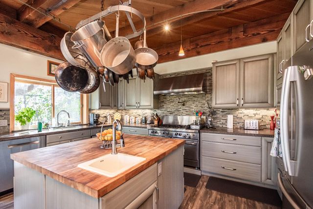 19101 Poppy Hill Ln, Plymouth, CA 95669