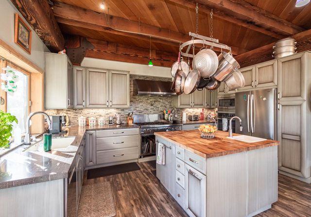 19101 Poppy Hill Ln, Plymouth, CA 95669