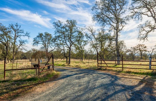 19101 Poppy Hill Ln, Plymouth, CA 95669