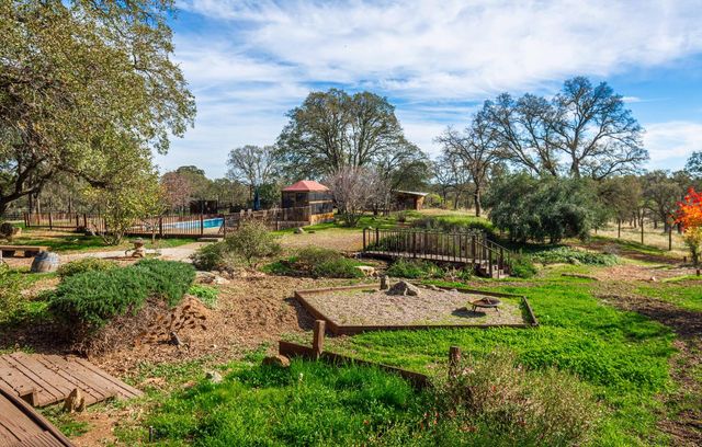 19101 Poppy Hill Ln, Plymouth, CA 95669