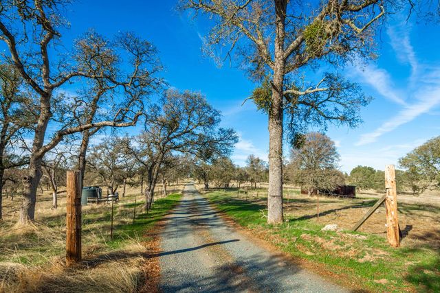 19101 Poppy Hill Ln, Plymouth, CA 95669