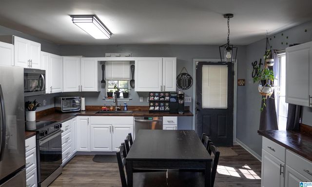 199 QUAIL HOLLOW ROAD, Warrior, AL 35180