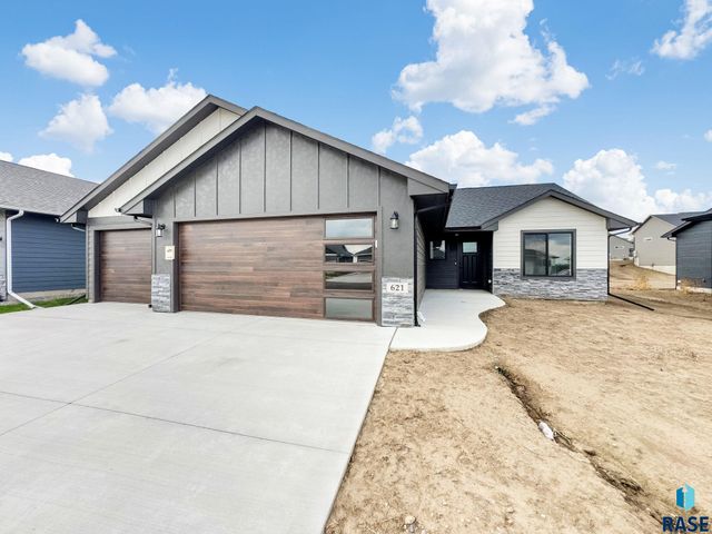 621 N UNION Ave Avenue, Sioux Falls, SD 57110