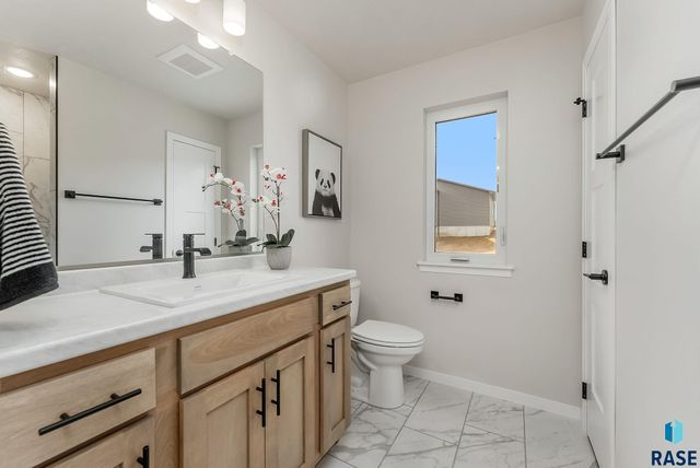 621 N UNION Ave Avenue, Sioux Falls, SD 57110