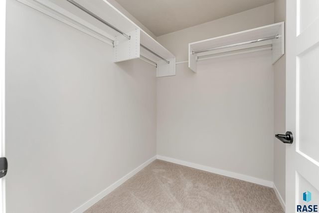 621 N UNION Ave Avenue, Sioux Falls, SD 57110