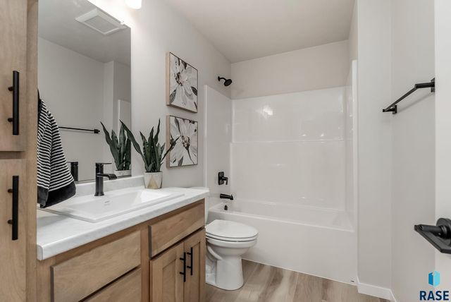 621 N UNION Ave Avenue, Sioux Falls, SD 57110