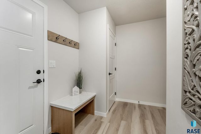 621 N UNION Ave Avenue, Sioux Falls, SD 57110