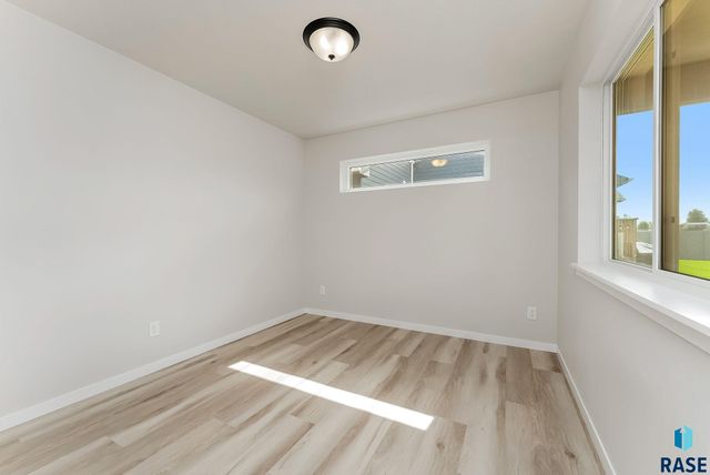 621 N UNION Ave Avenue, Sioux Falls, SD 57110