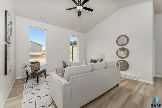 621 N UNION Ave Avenue, Sioux Falls, SD 57110