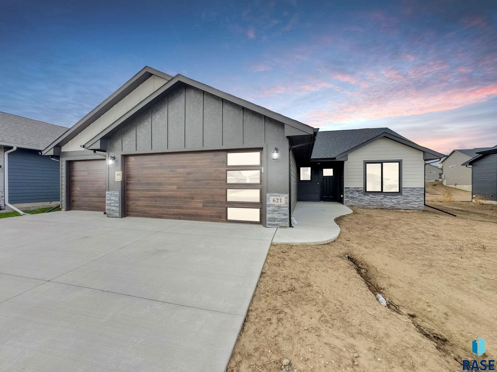 621 N UNION Ave Avenue, Sioux Falls, SD 57110