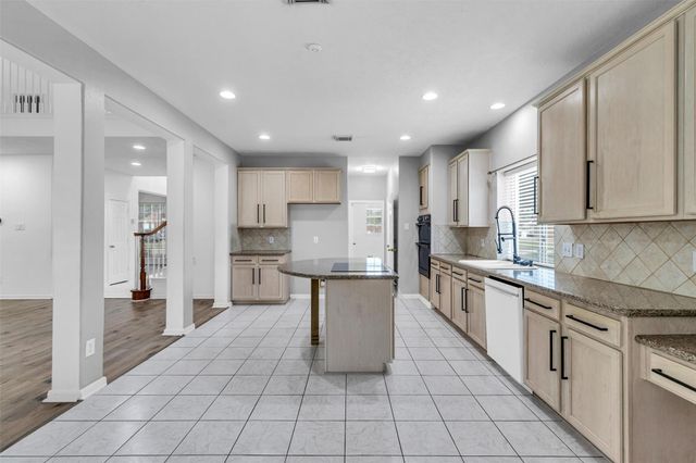 8818 Apple Mill Drive, Houston, TX 77095