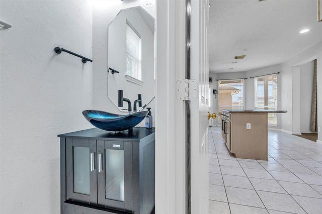 8818 Apple Mill Drive, Houston, TX 77095