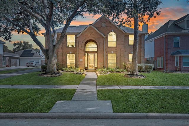 8818 Apple Mill Drive, Houston, TX 77095