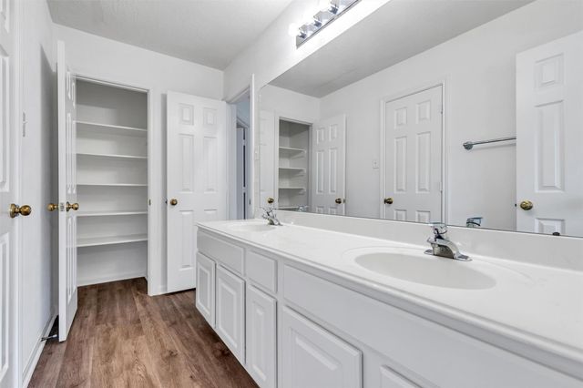 8818 Apple Mill Drive, Houston, TX 77095