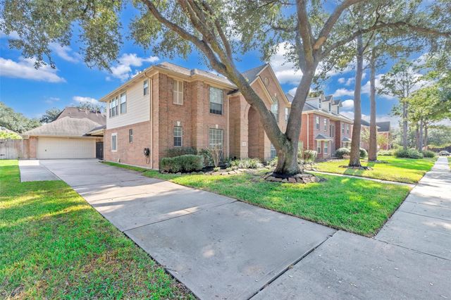 8818 Apple Mill Drive, Houston, TX 77095