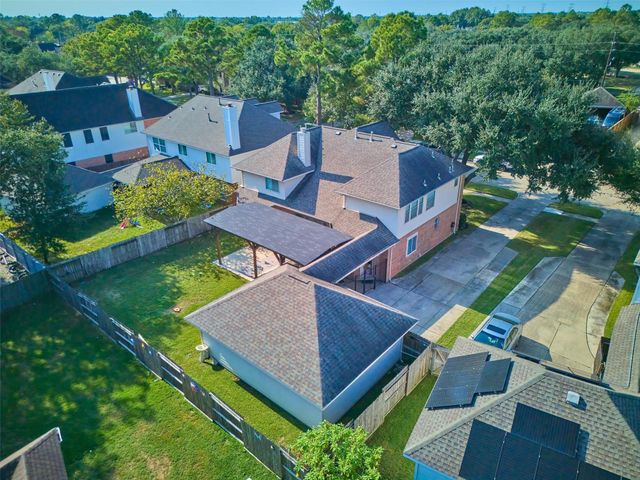 8818 Apple Mill Drive, Houston, TX 77095