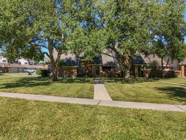 16532 Holly Trail Drive, Houston, TX 77058