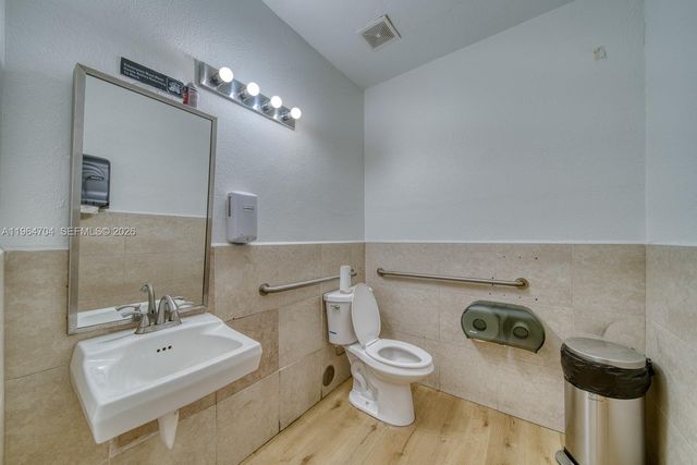 Free Standing Takeout Restaurant For Sale, Miami, FL 33144