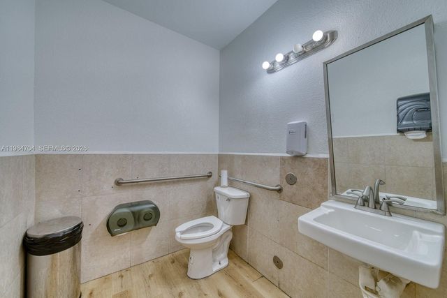 Free Standing Takeout Restaurant For Sale, Miami, FL 33144