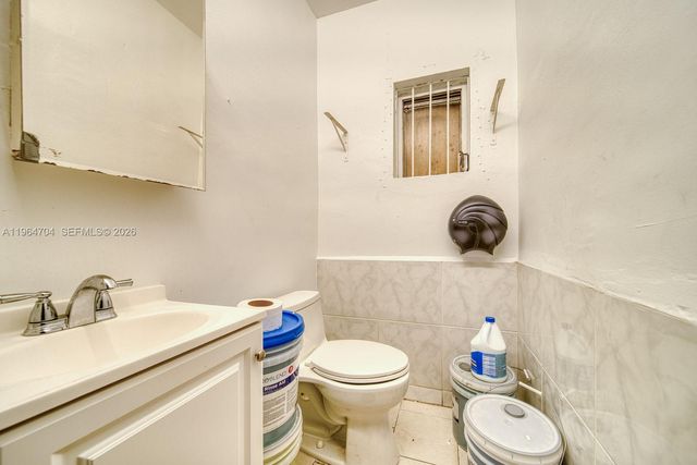 Free Standing Takeout Restaurant For Sale, Miami, FL 33144